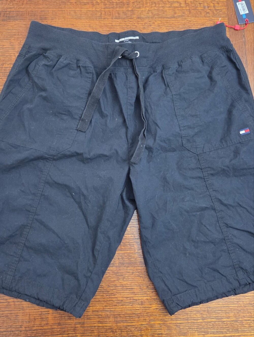 Tommy Hilfiger Black Bermuda Roll Tab Shorts Size Women's XL NWT New - Picture 1 of 11